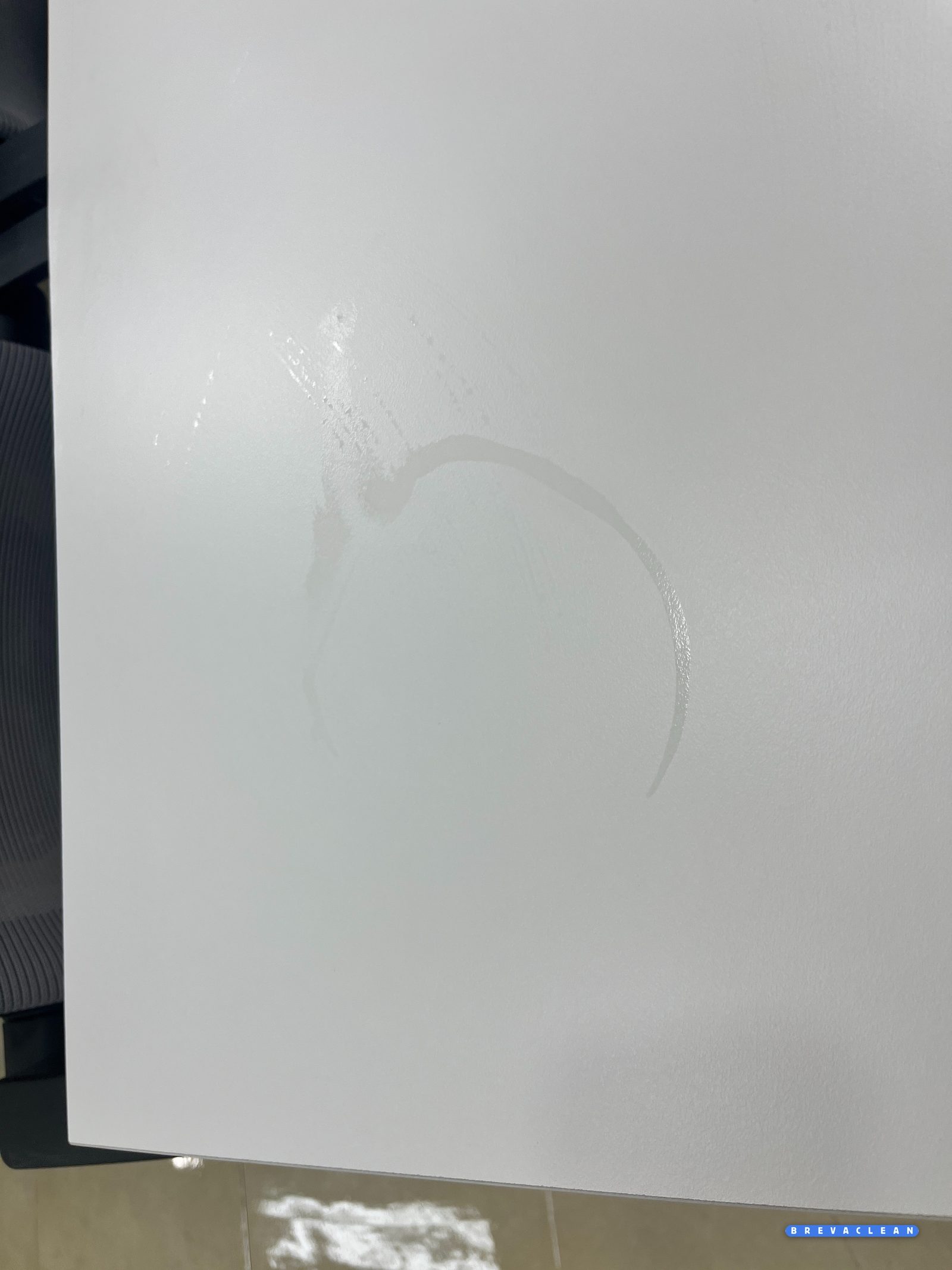마포구 도화동 사무실청소 전, 책상 위에 남은 컵 자국 얼룩